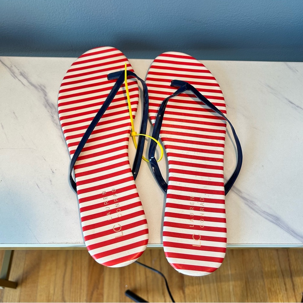 ⭐️5FOR$25⭐️ Lauren Conrad red white striped flip flops